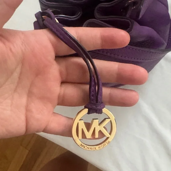 Michael Kors Purple Bucket Bag - Picture 5 of 6